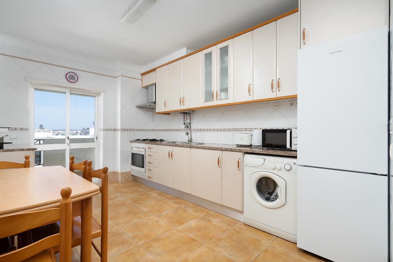 Apartment Comfy 4bdr In By Lovelystay Portimao