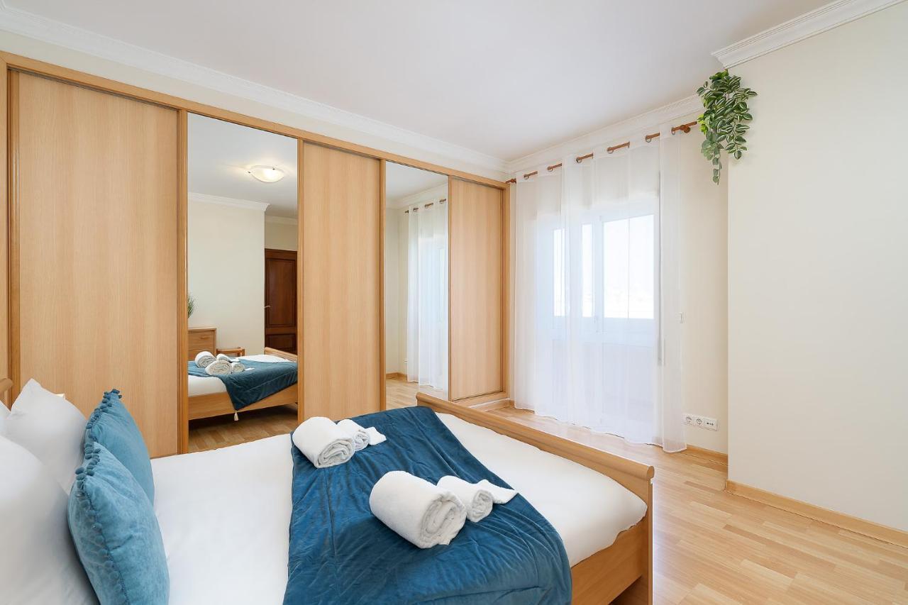 Comfy 4bdr In By Lovelystay