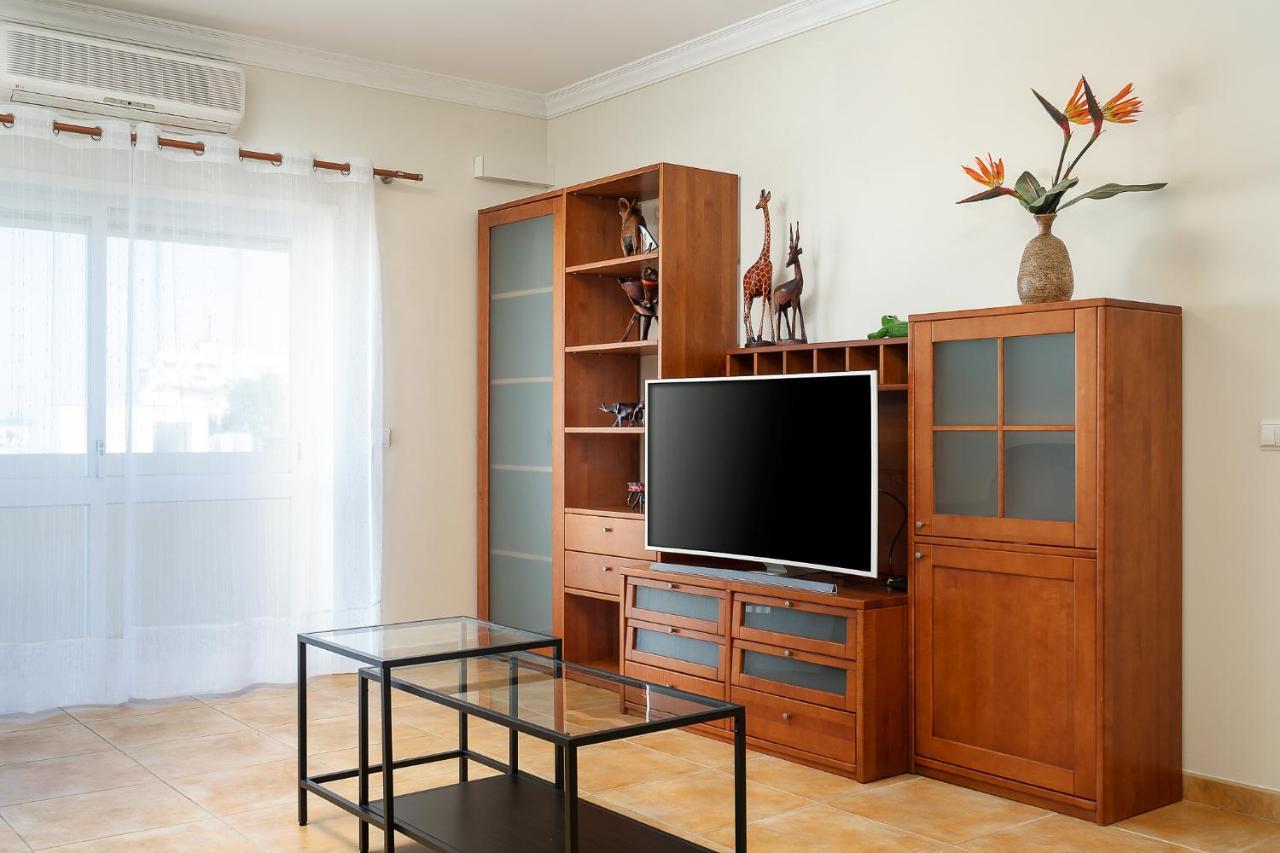 Comfy 4bdr In By Lovelystay