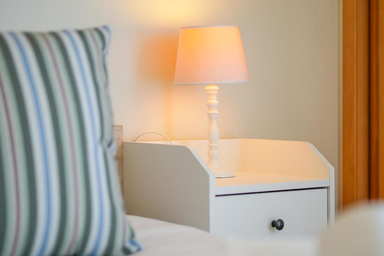 Comfy 4bdr In By Lovelystay Portimao