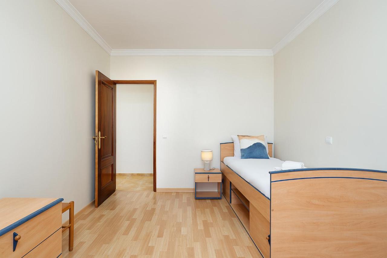 Comfy 4bdr In By Lovelystay Apartment