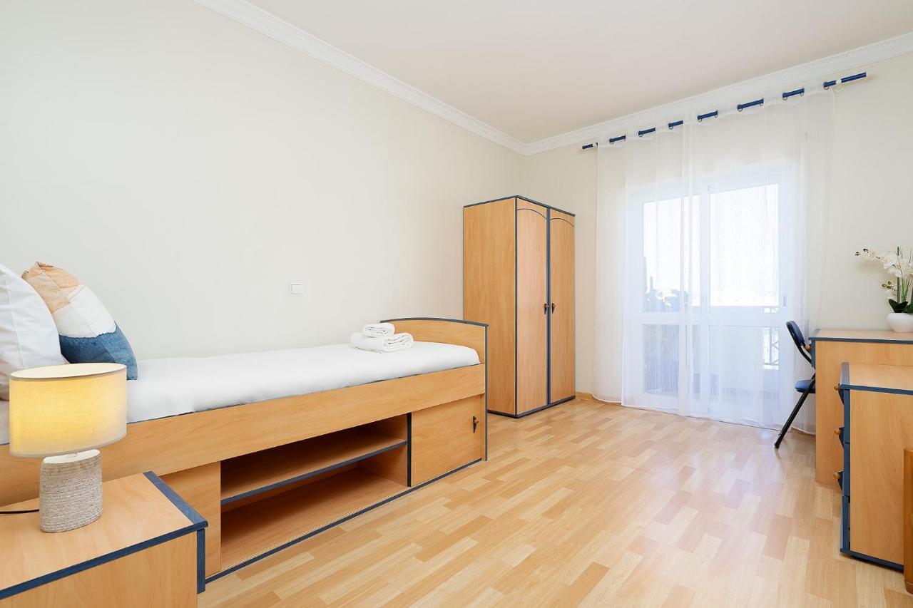 Comfy 4bdr In By Lovelystay Apartment Portimao