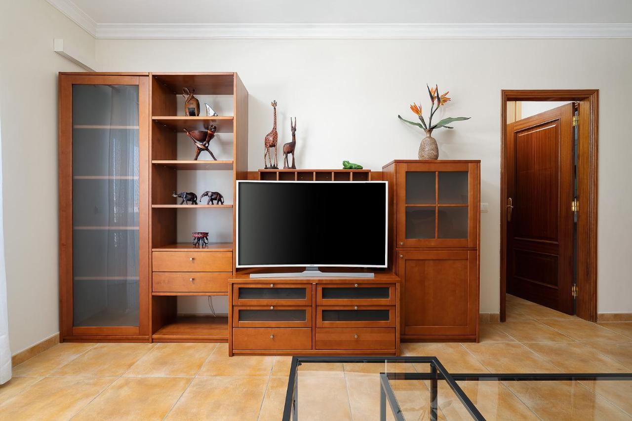 Comfy 4bdr In By Lovelystay *
